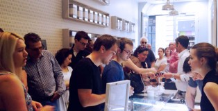 Une glacè a Paris
