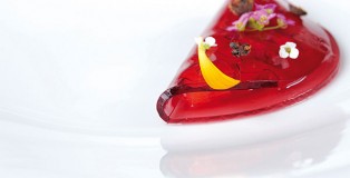 Strawberry water veil
