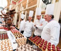 Buffet Loire-Bretagne with Aurélien Trottier, Alban Guilmet and Alain Chartier. Meeting Relais Desserts Nantes