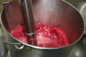 mixing ingredientes ice cream