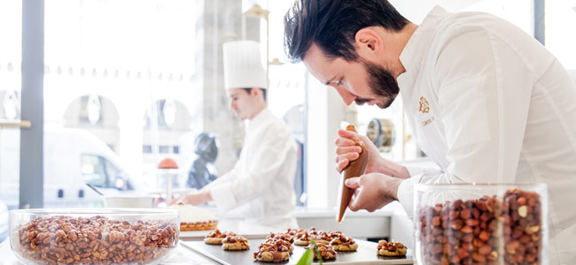 The pastry shop Le Meurice Cédric Grolet opens its doors