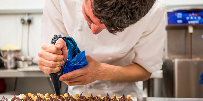 William Curley preparing bonbons