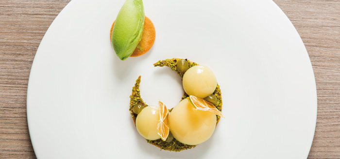 Plated dessert by Andrés Morán featured at so good #18