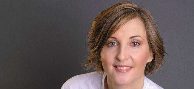 Cécile Farkas. An overview of different decorative techniques with chocolate
