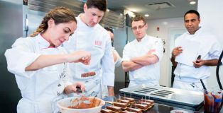 A class at L'École Valrhona Brooklyn