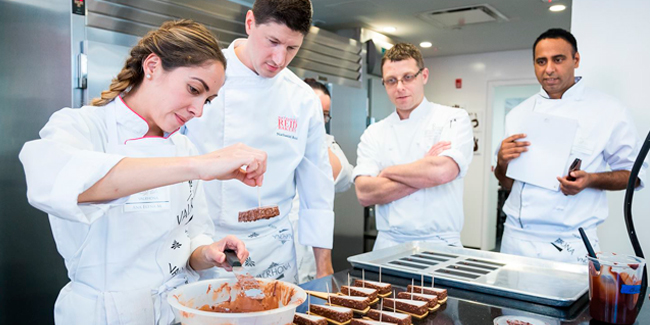 A class at L'École Valrhona Brooklyn