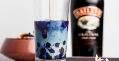 Butterfly pea flower bubble tea