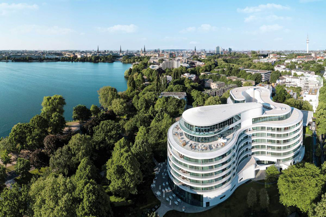 Aerial view of the Hotel Fontenay in Hamburg