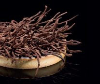 Roots with vanilla sablé dough and baked almond and chocolate cream by Paco Torreblanca