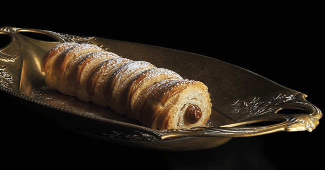 Puff pastry filled with dulce de leche by Luciano Garcia