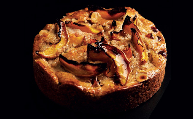 Breton of roasted hazelnuts and peaches by Matías Risé