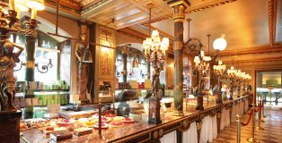 Inside la Maison Ladurée