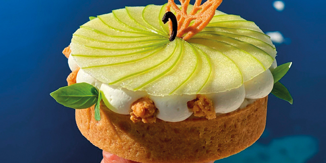 Apple tart with liquid caramel, vanilla and mascarpone cream by Julien Dugourd