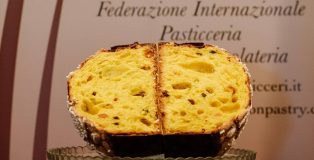 Panettone cut