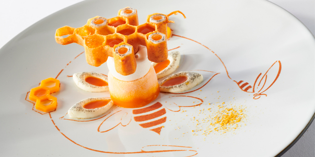 Suspended honeycomb, the Italian CMP winning team’s restaurant dessert