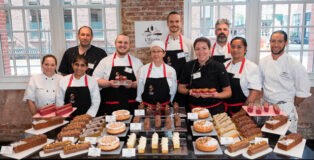 École Valrhona travel cakes course