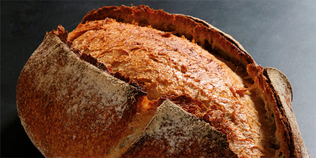 Organic spelt bread by Joaquín Llarás