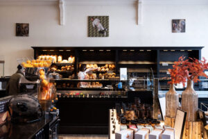 Patisserie Manus interior view