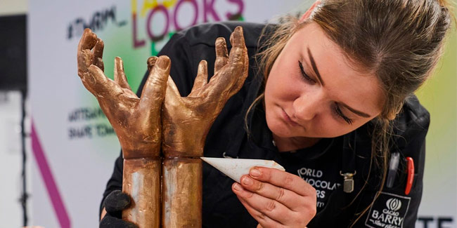 candidate working on a chocolate sculpture