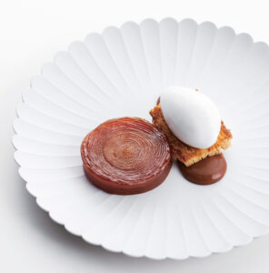 Apple tatin with Lapsang Souchong Caramel, spicy cream, and coconut sorbet by Eunji Lee