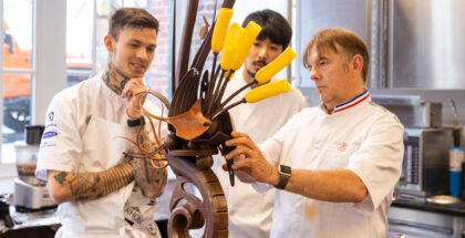 Chocolate sculpture demo at L'`´Ecole Valrhona Brooklyn