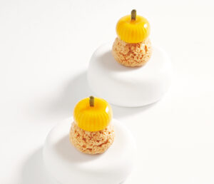 Petit Four by Xavi Donnay