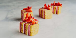 Yuzu and pistachio sponge vegan